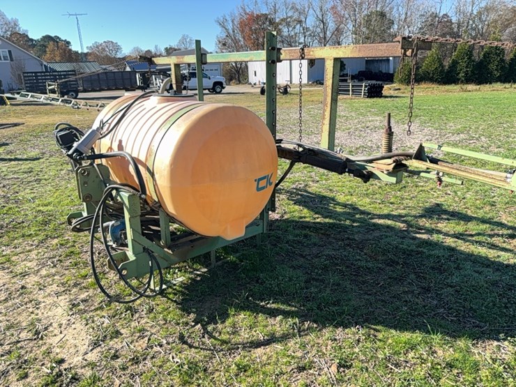 reddick-sprayer--with-controls-and-hydraulic--hypro-pump-located-at-107-jernigan-swamp-rd.-in-ahoskie,-north-carolina-image-2