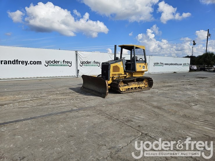 2015-deere-450j-image-2