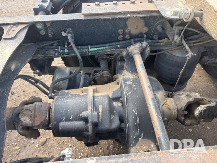 2000-caterpillar-10-image-25