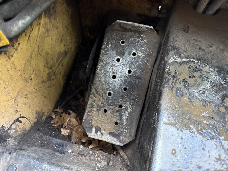 new-holland-lx885-image-47