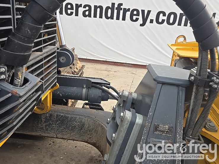 2019-deere-850l-wlt-image-48