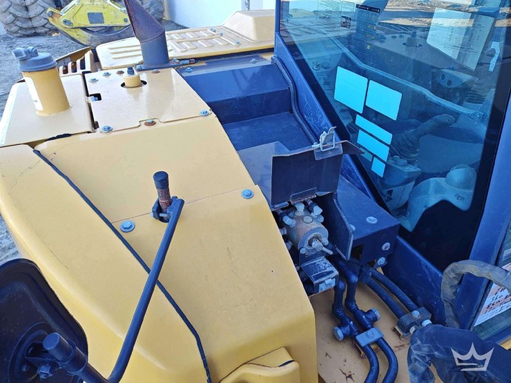 2019-deere-85g-image-28