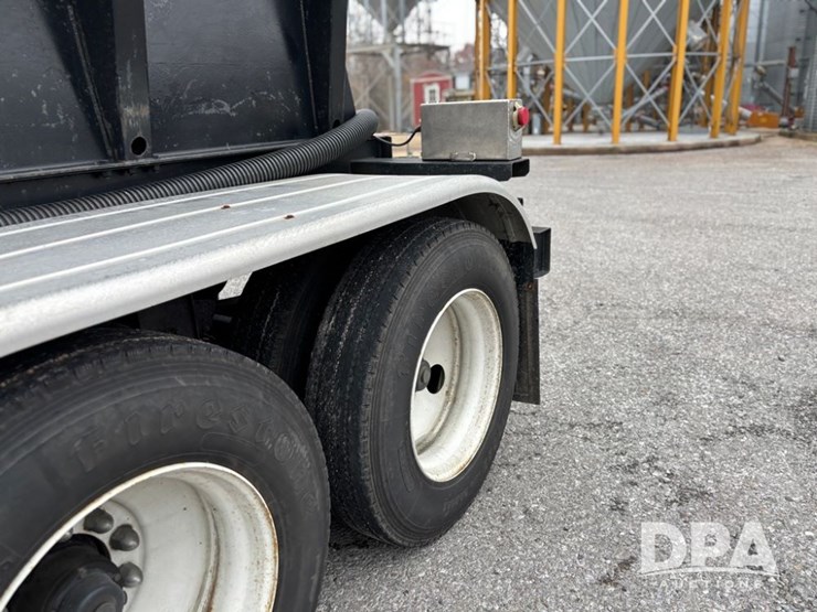 1982-trailmobile-trailer-image-38