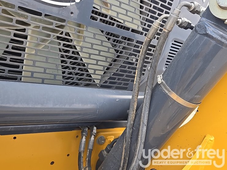 2017-deere-872g-image-47