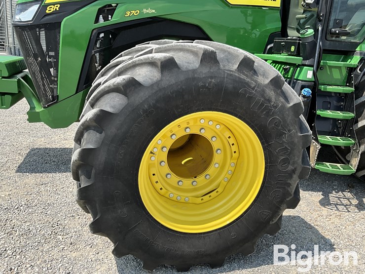 2024-john-deere-8r-370-image-16