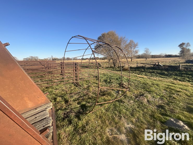 round-bale-feeder-image-12