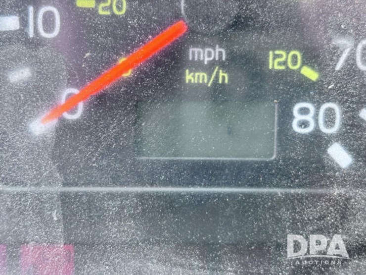 2003-volvo-10-image-87