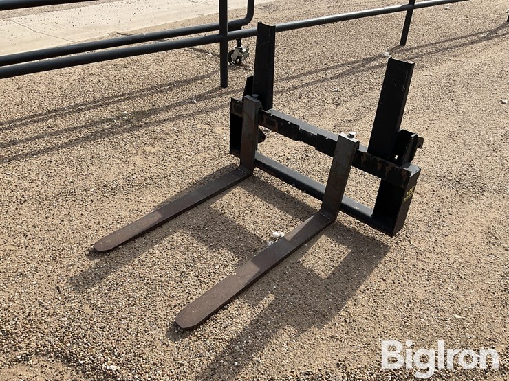 2015-massey-ferguson-pf42-fork-lift-attachment-image-1