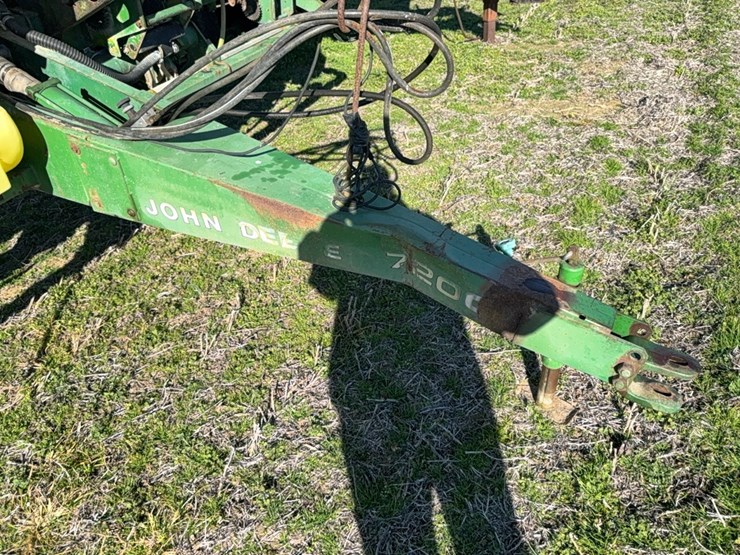john-deere-7200-pull-type-vacuum-air-planter---4-row-located-at-107-jernigan-swamp-rd.,-ahoskie,-nc-image-38