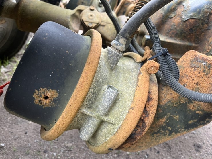 #1633-•-1995-freightliner-usf-1e-sleeper-cab-truck-tractor-image-35