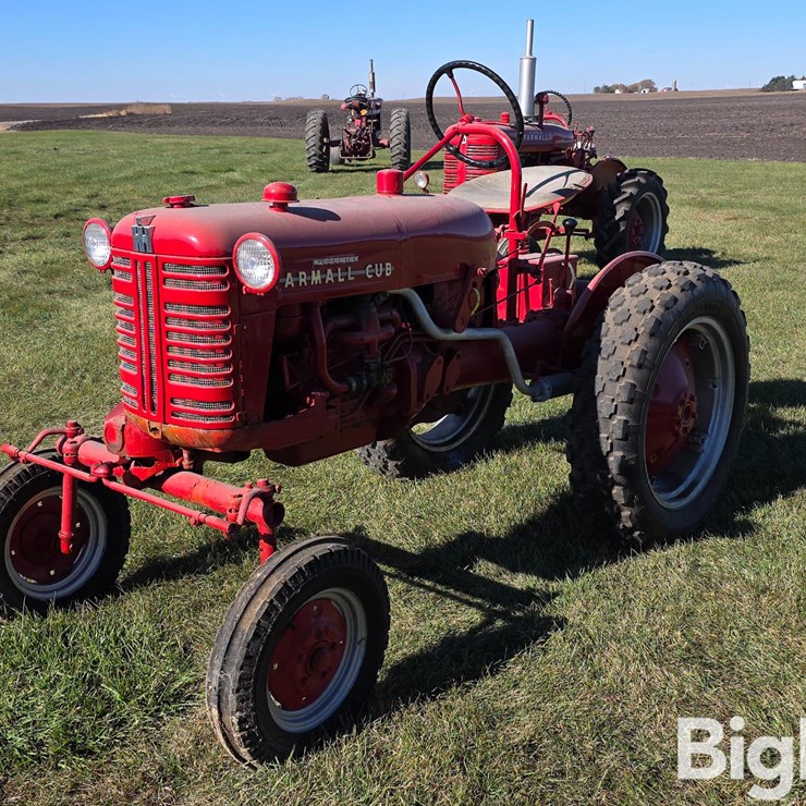 1955 Farmall Cub 2WD Tractor