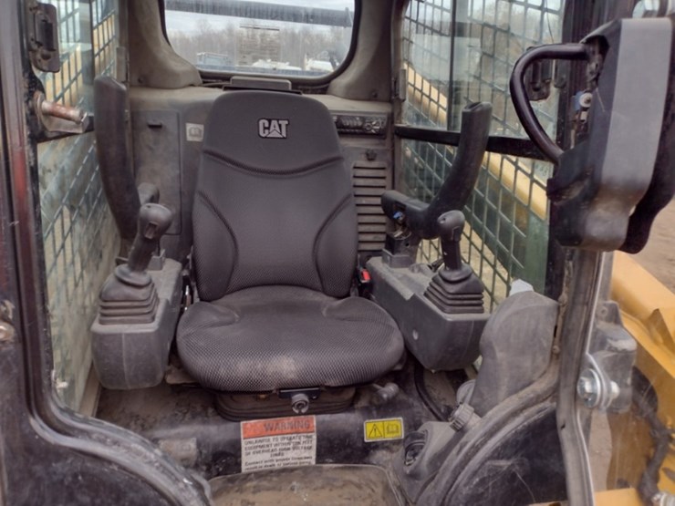 20-caterpillar-262d3-image-12