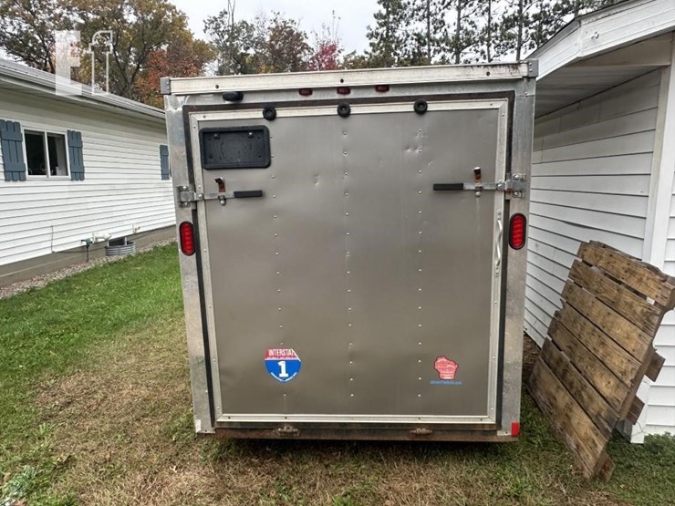 v-nose-enclosed-trailer-image-3