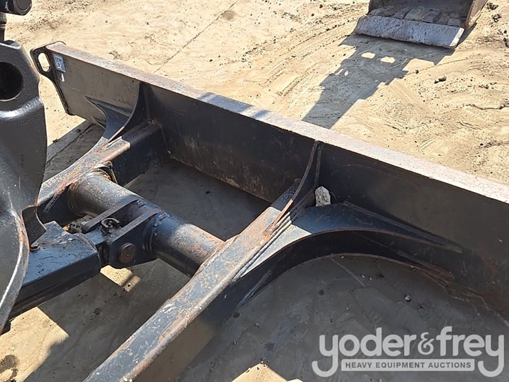 2020-deere-35g-image-17