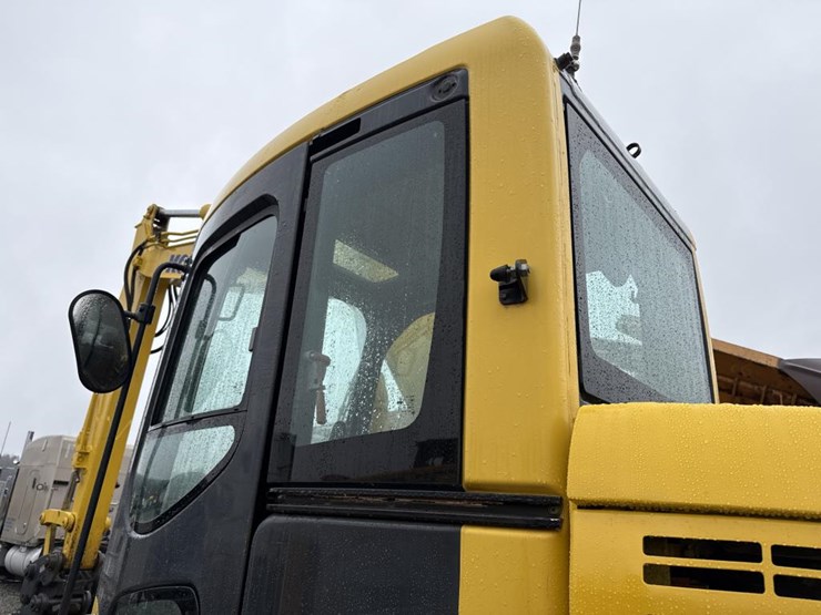 komatsu-pc138us-image-29