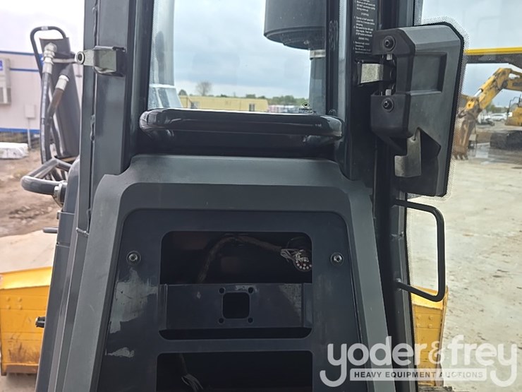 2019-deere-850l-wlt-image-109