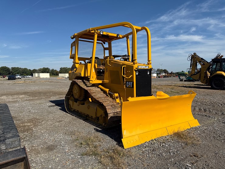 caterpillar-d4h-image-3