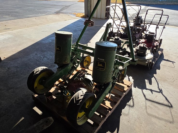 john-deere-2r30"-planter-image-5