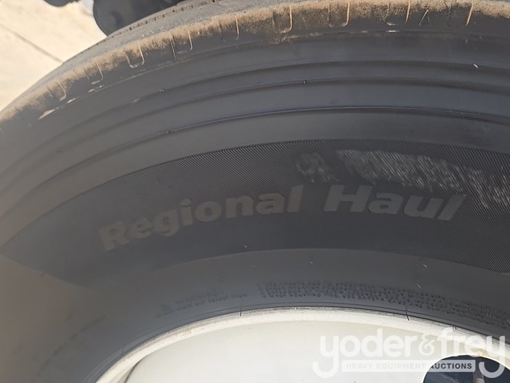 2021-freightliner-m2-106-image-39