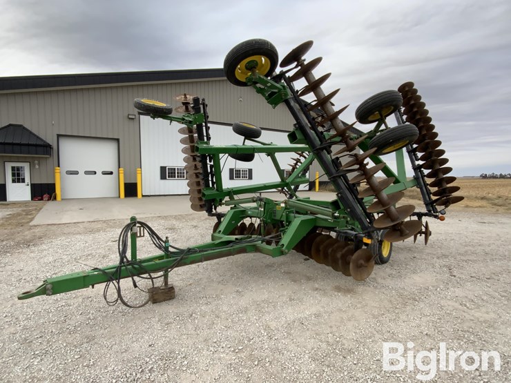 john-deere-630-image-1