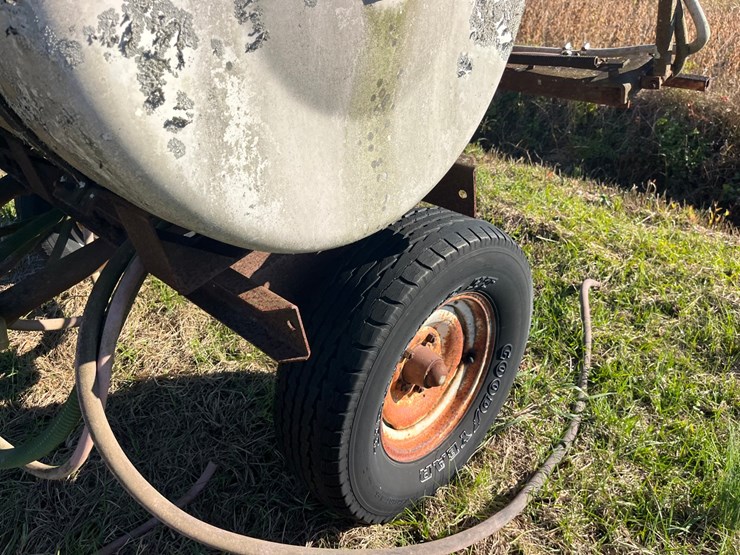 trailer-type-sprayer,-27’-folding-booms,-apprears-to-be-around-200-gallon,-located-at-276-jonestown-rd,-snow-hill-nc,-call-252-531-8061-for-more-info.-image-5