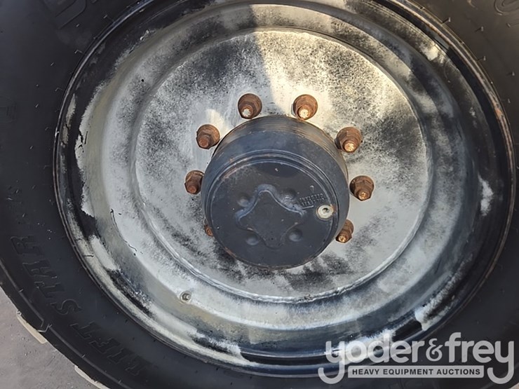 2016-sky-trak-8042-image-29