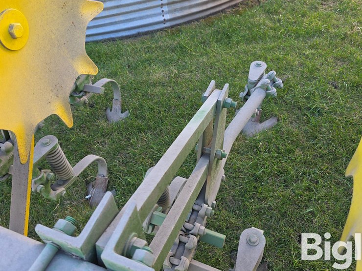 john-deere-8r30"-cultivator-image-20