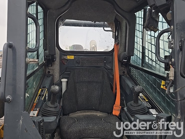 2020-deere-333g-image-61