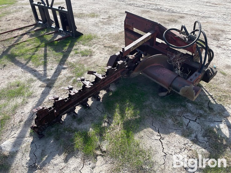 quick-attach-trencher-image-1