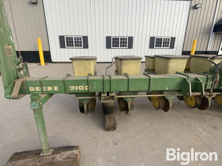 john-deere-7100-image-14