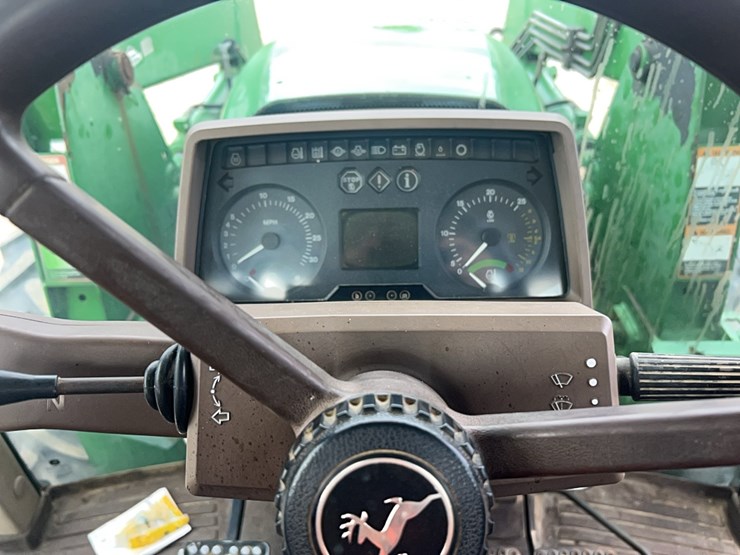 2023-john-deere-6420-image-22