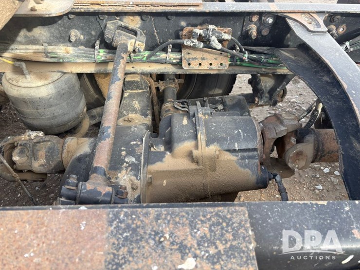 2000-caterpillar-10-image-37