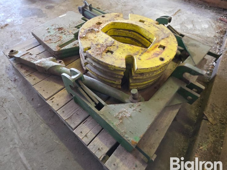 john-deere-tractor-weights-&-quick-hitch-image-7
