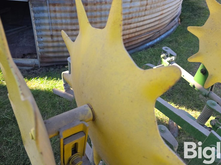 john-deere-8r30"-cultivator-image-17
