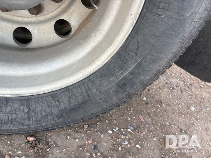 2000-caterpillar-10-image-30