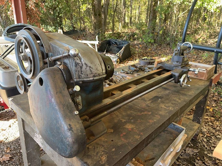 bench-top-lathe-on-table-110-volt-image-9