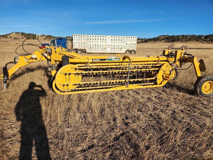 2020-vermeer-r2300-image-28