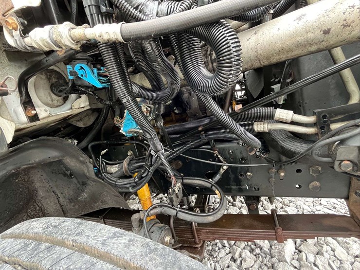 2005-gmc-c8-cable-placer-truck-image-63