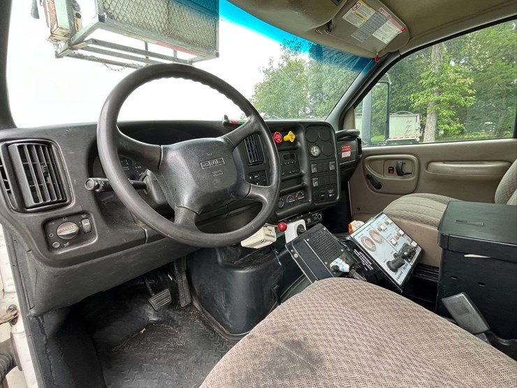 2005-gmc-c8-cable-placer-truck-image-82