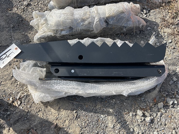 #65-•-wolverine-manual-excavator-thumb-image-1