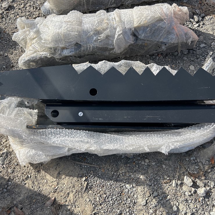 #65 • WOLVERINE MANUAL EXCAVATOR THUMB