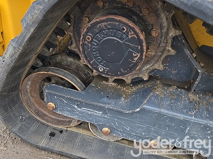 2020-deere-333g-image-25