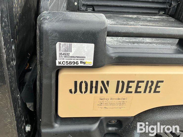 2023-john-deere-gator-image-15