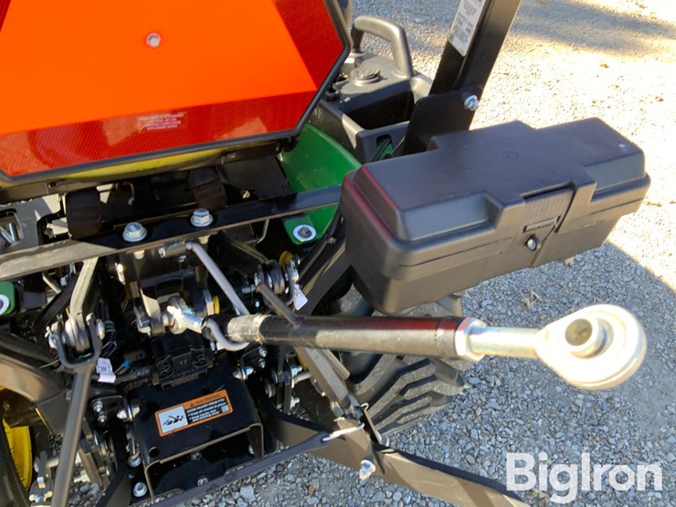 2023-john-deere-1025r-image-14