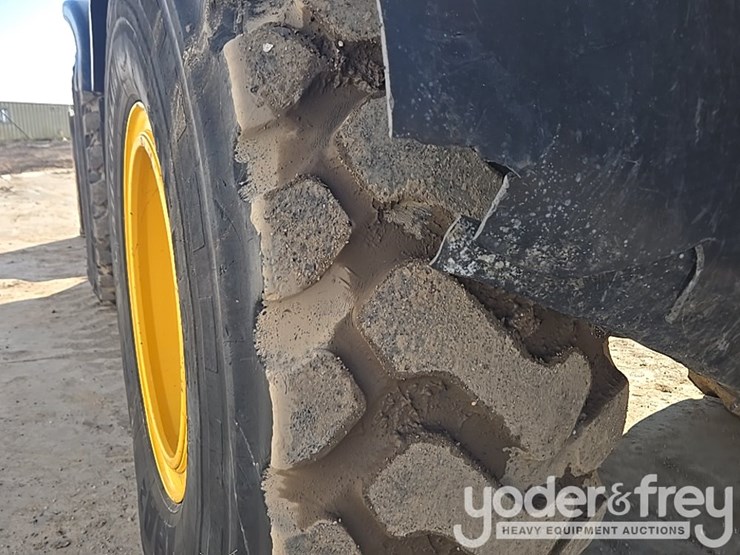 2018-komatsu-wa200-8-image-23