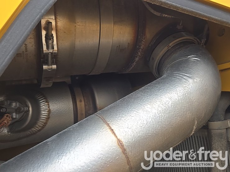 2019-deere-850l-wlt-image-89