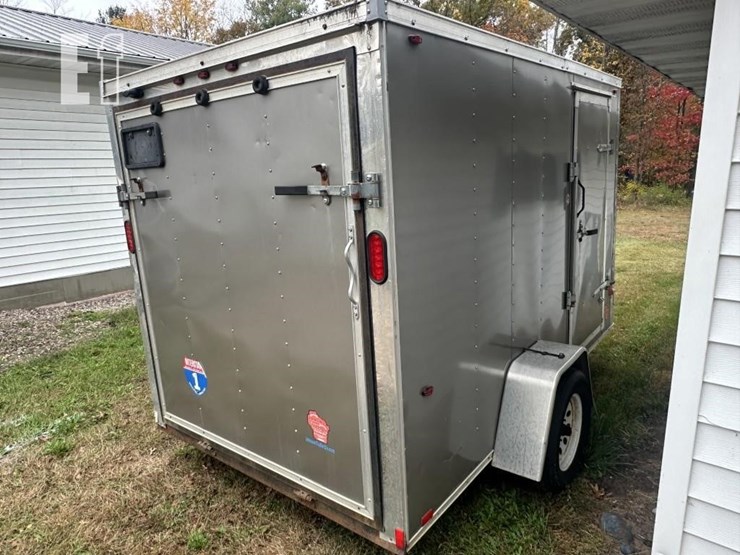 v-nose-enclosed-trailer-image-4