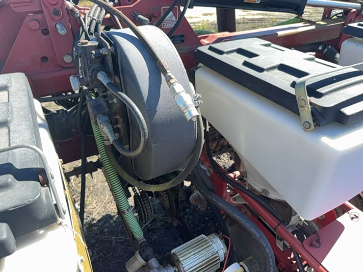 agco-white-8700-image-45