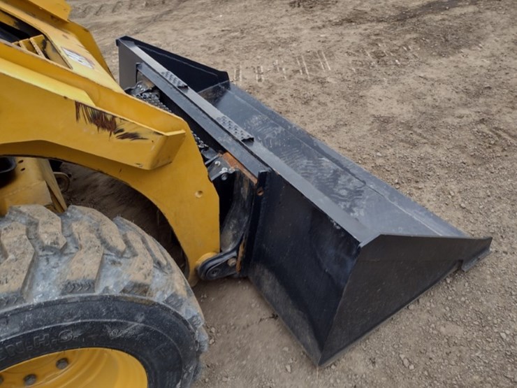 20-caterpillar-262d3-image-18