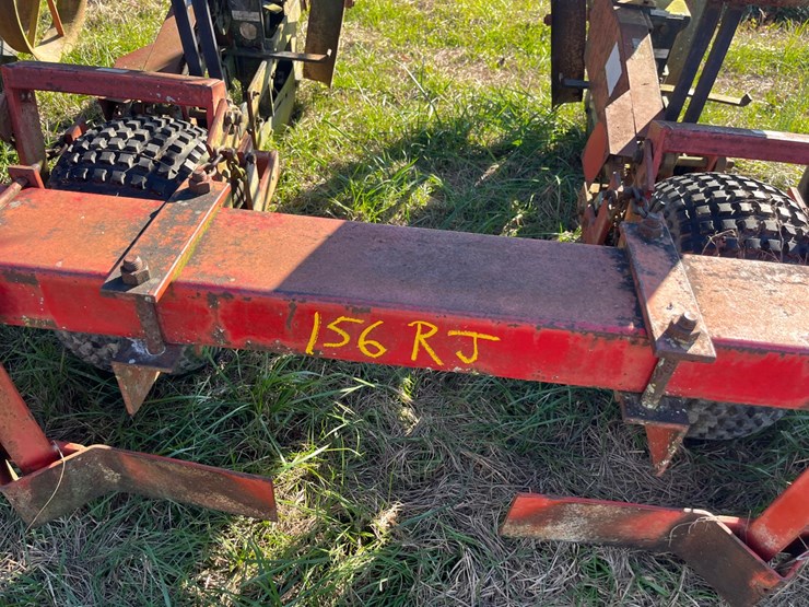 mchanical-4-row-carosel-transplanter-model-600,-42”-rows,-4”x7”-toolbar-with-row-knockers,-located-at-700-jonestown-rd-snow-hill-nc,-call-252-531-8061-for-more-info.-image-10